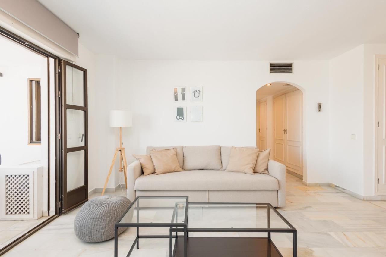 Vacation With Private Parking In Puerto Banus Appartement Marbella